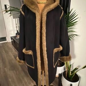 Chic Black Teddy Jacket with Tan Fur Trim
